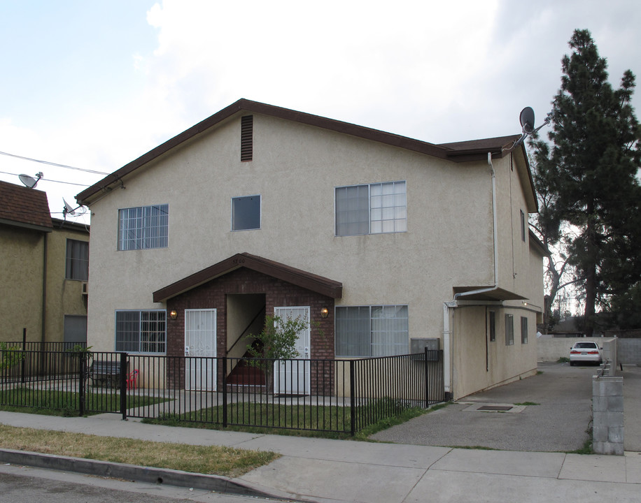 5700 A-D Case Ave in Los Angeles, CA - Building Photo