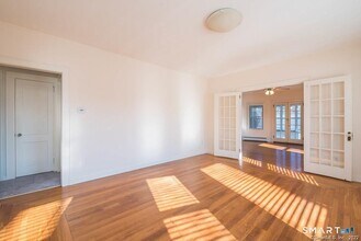 2 Pleasant St in Windsor Locks, CT - Building Photo - Building Photo