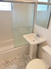 550 NE 76th St, Unit 1 in Miami, FL - Building Photo - Building Photo