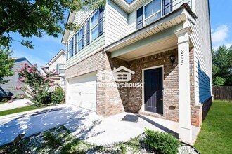 223 Magnaview Dr in Mcdonough, GA - Foto de edificio - Building Photo