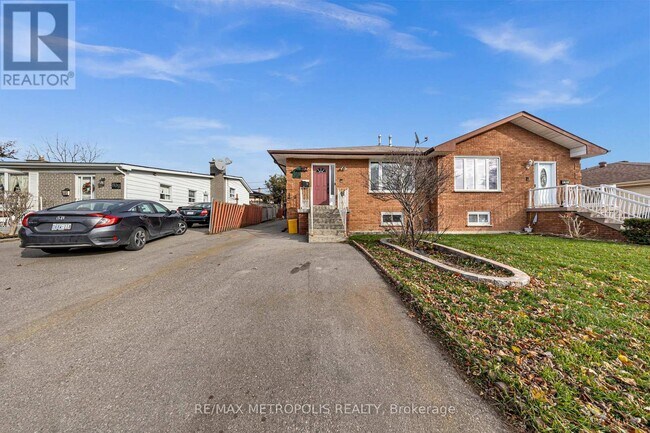 897 Liverpool Rd in Pickering, ON - Building Photo - Building Photo