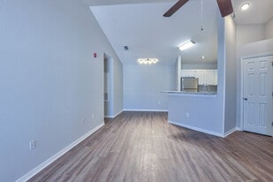 Alabaster Estates in Dothan, AL - Building Photo