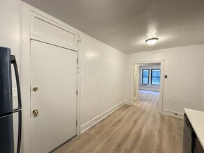 2332.5 N Spaulding Ave in Chicago, IL - Building Photo - Building Photo