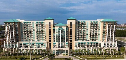 601 E Dania Beach Blvd, Unit 221 in Dania Beach, FL - Building Photo - Building Photo