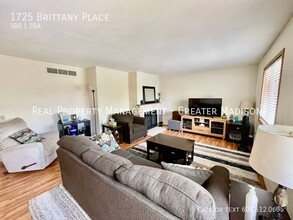 1725 Brittany Pl in Madison, WI - Building Photo - Building Photo