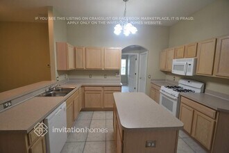 1450 Ashbourne Way in Deltona, FL - Foto de edificio - Building Photo