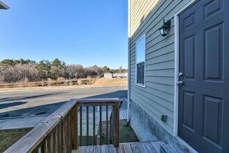 1956 Corvallis Ave, Unit 1956 in Tallahassee, FL - Foto de edificio - Building Photo
