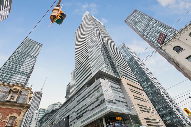 80 John St in Toronto, ON - Building Photo - Building Photo