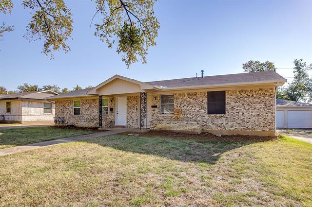 2519 Normont Cir in Fort Worth, TX - Foto de edificio