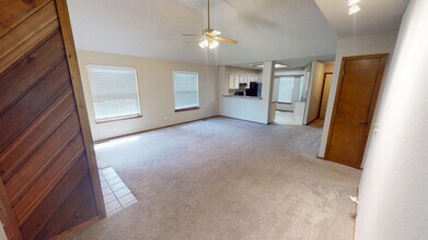 1237 W 112th St in Jenks, OK - Foto de edificio - Building Photo