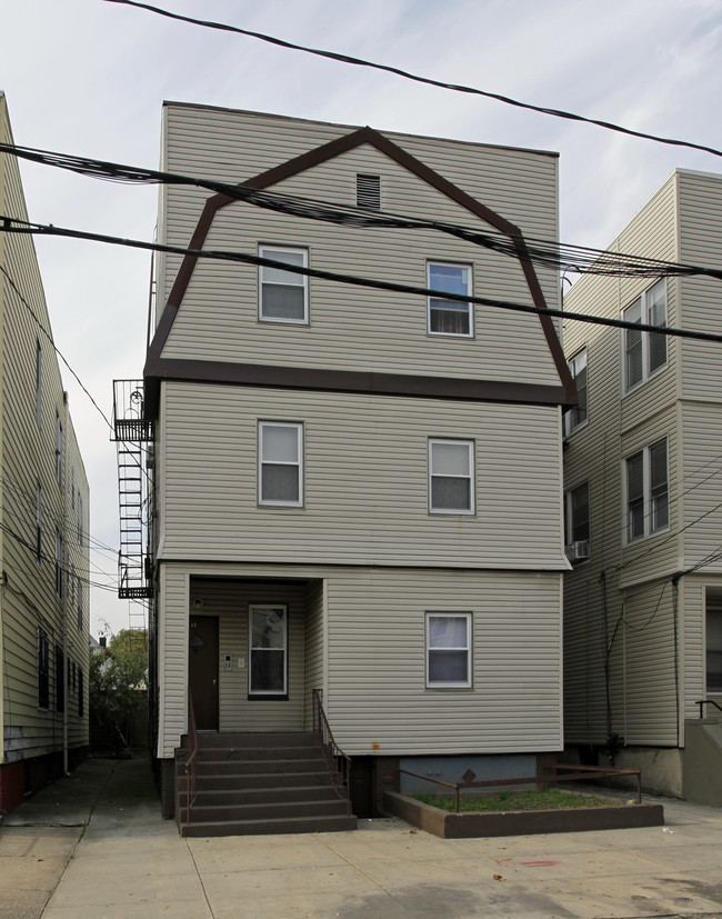 13 Van Nostrand Ave in Jersey City, NJ - Building Photo - Building Photo