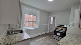 1008 Main St in Worcester, MA - Building Photo