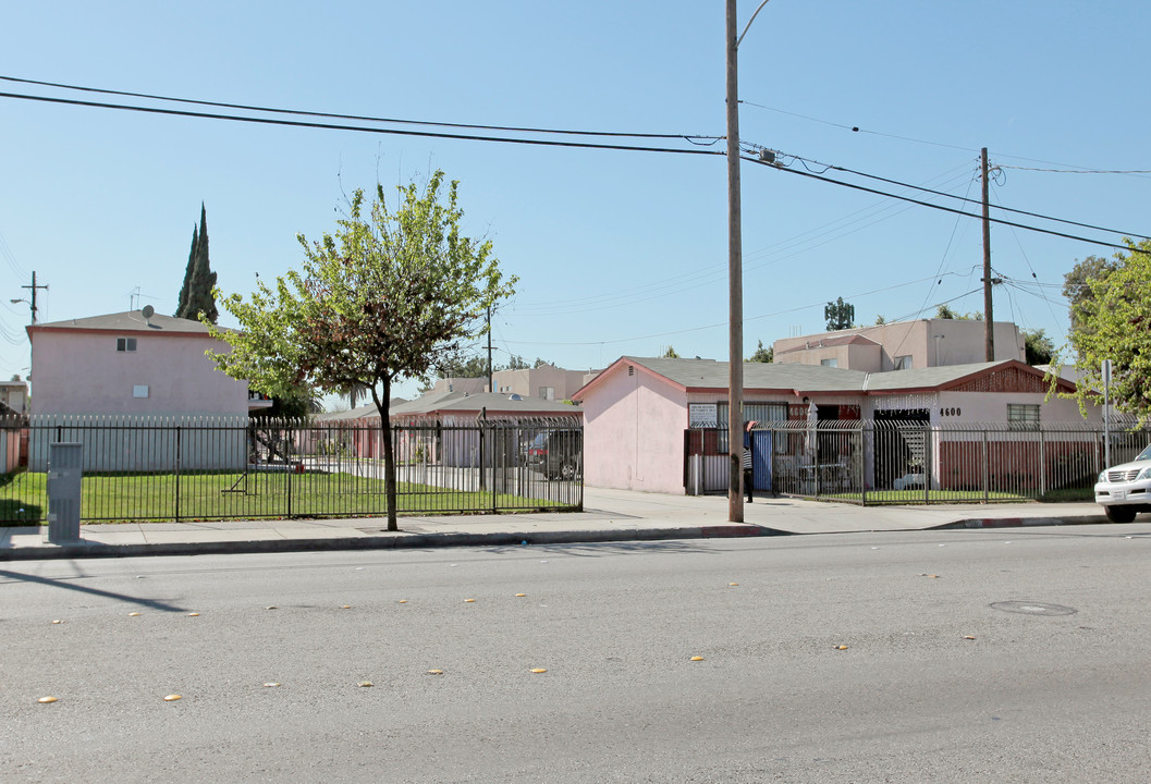 4600-4606 Florence Ave in Bell, CA - Building Photo