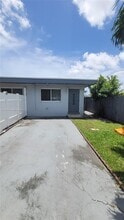 3042 NW 27th St in Miami, FL - Building Photo - Building Photo