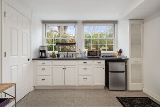 70 Longview Rd in Asheville, NC - Building Photo - Building Photo