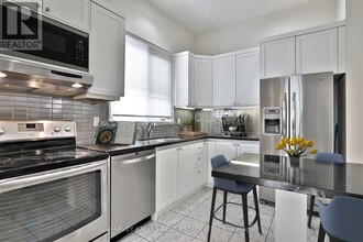 351 Deloraine Ave in Toronto, ON - Building Photo - Building Photo