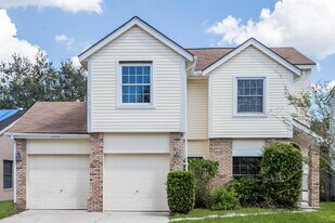 1002 Gotwalt Dr in Oviedo, FL - Building Photo