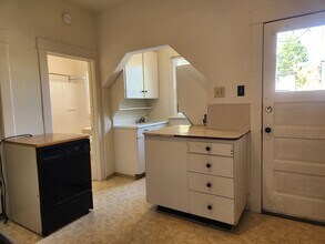 1011 Billy Frank Jr. St in Bellingham, WA - Building Photo - Building Photo