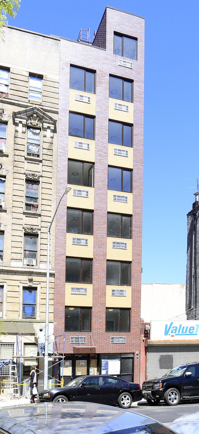 245 E 115th St in New York, NY - Foto de edificio - Building Photo