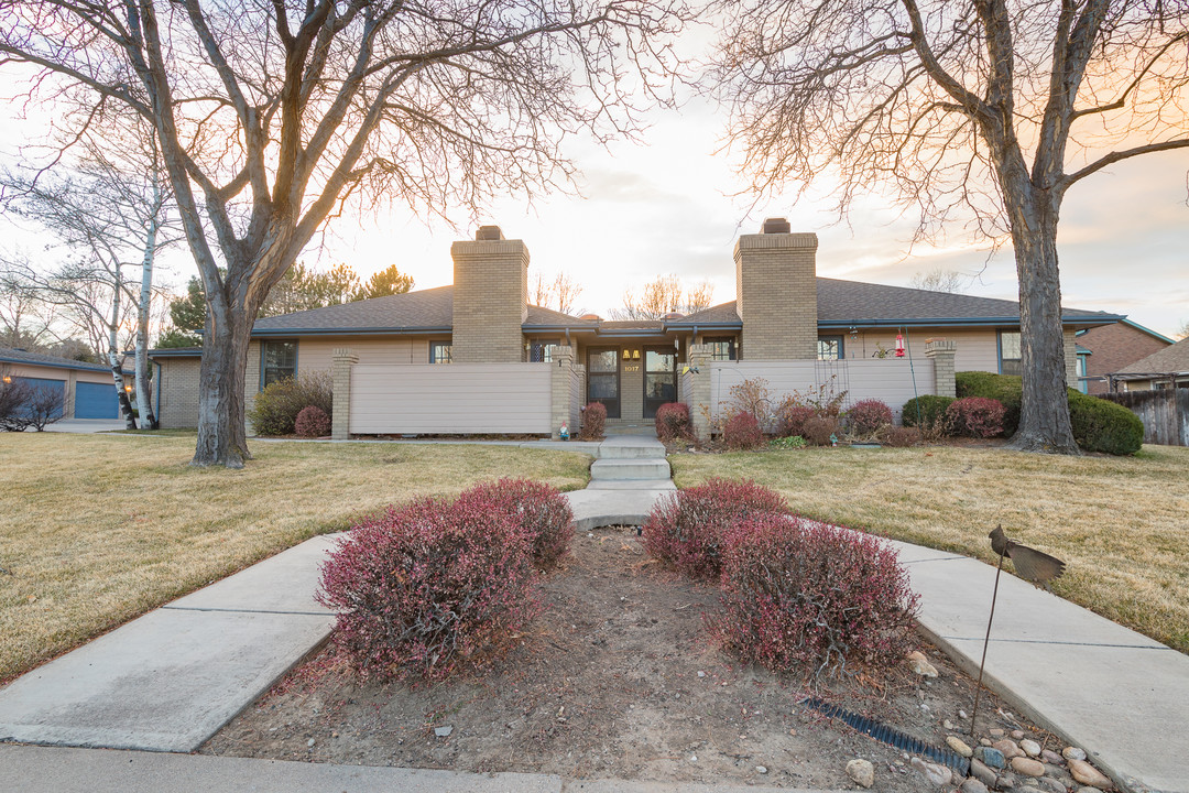 1017 49th Avenue in Greeley, CO - Building Photo