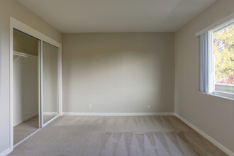 658 Sierra Vista in Mountain View, CA - Building Photo - Interior Photo