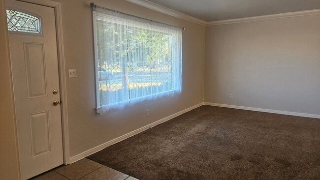 4854 E Nevada Ave in Fresno, CA - Building Photo - Building Photo