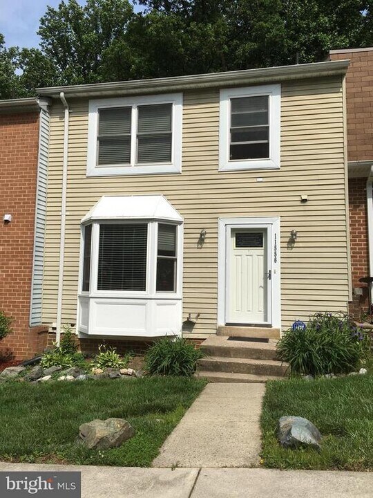 11556 Summer Oak Dr in Germantown, MD - Building Photo