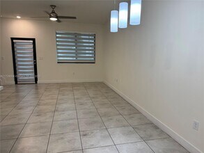 4691 NW 83rd Path in Doral, FL - Building Photo - Building Photo