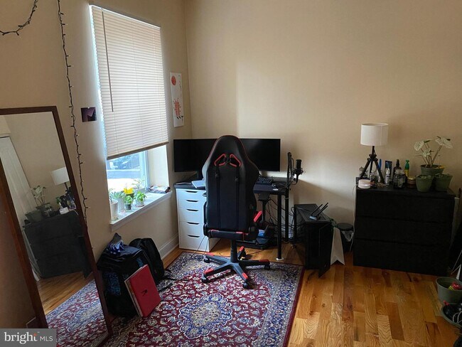 605 N 34th St-Unit -2 in Philadelphia, PA - Building Photo - Building Photo