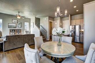 832 Mangold Ln in Fort Collins, CO - Building Photo - Building Photo