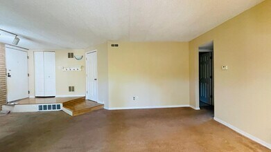 6015 Lakeside Pl in Tinley Park, IL - Building Photo - Building Photo