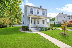 521 Jefferson Ave, Unit 1 in Mamaroneck, NY - Building Photo
