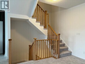 2015 Cameron Lott Cres in Oshawa, ON - Building Photo - Building Photo