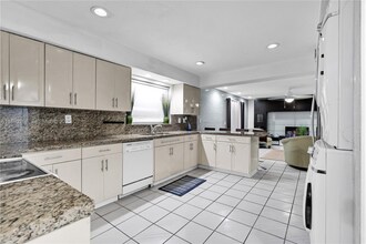 8909 SW 108th St in Miami, FL - Building Photo - Building Photo