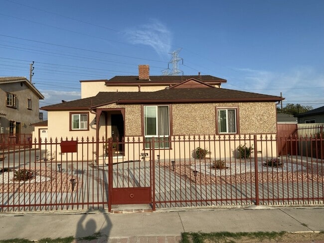 7810 Wilkinson Ave in Los Angeles, CA - Building Photo - Building Photo