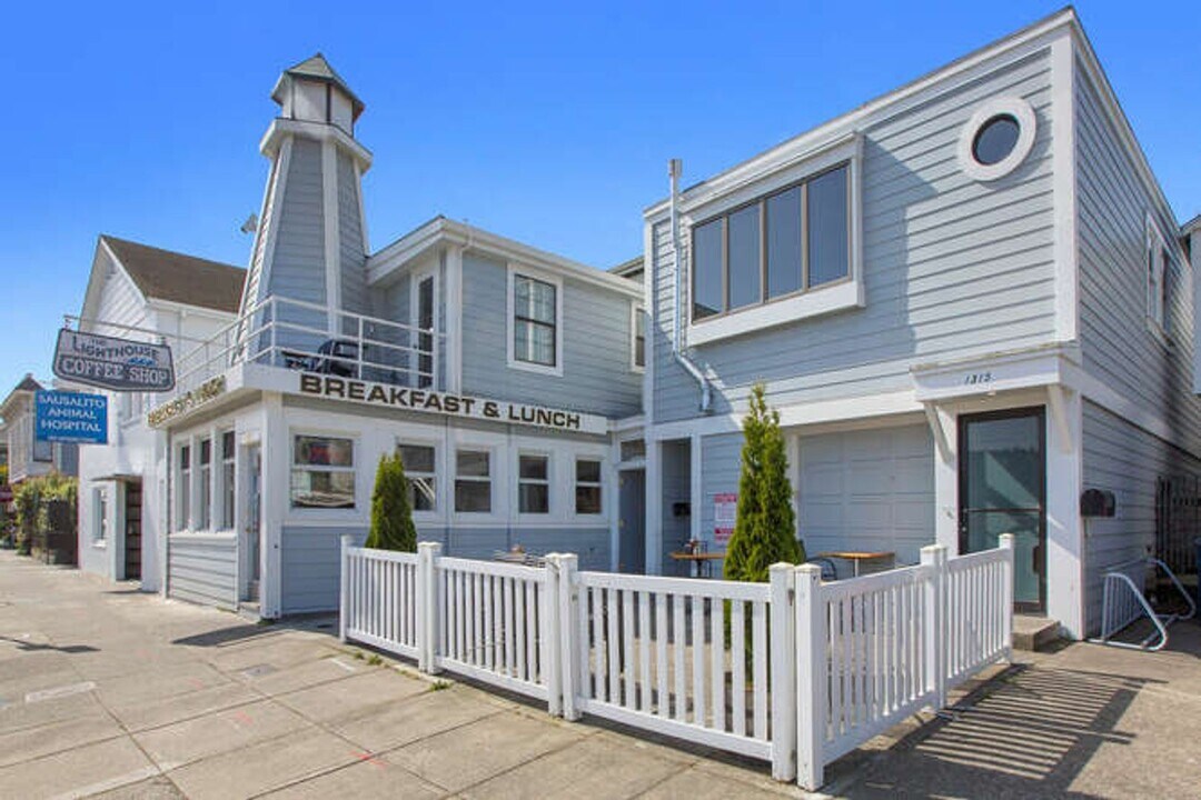 1315 Bridgeway in Sausalito, CA - Building Photo