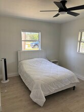6713 Sierra Terrace in New Port Richey, FL - Building Photo - Building Photo