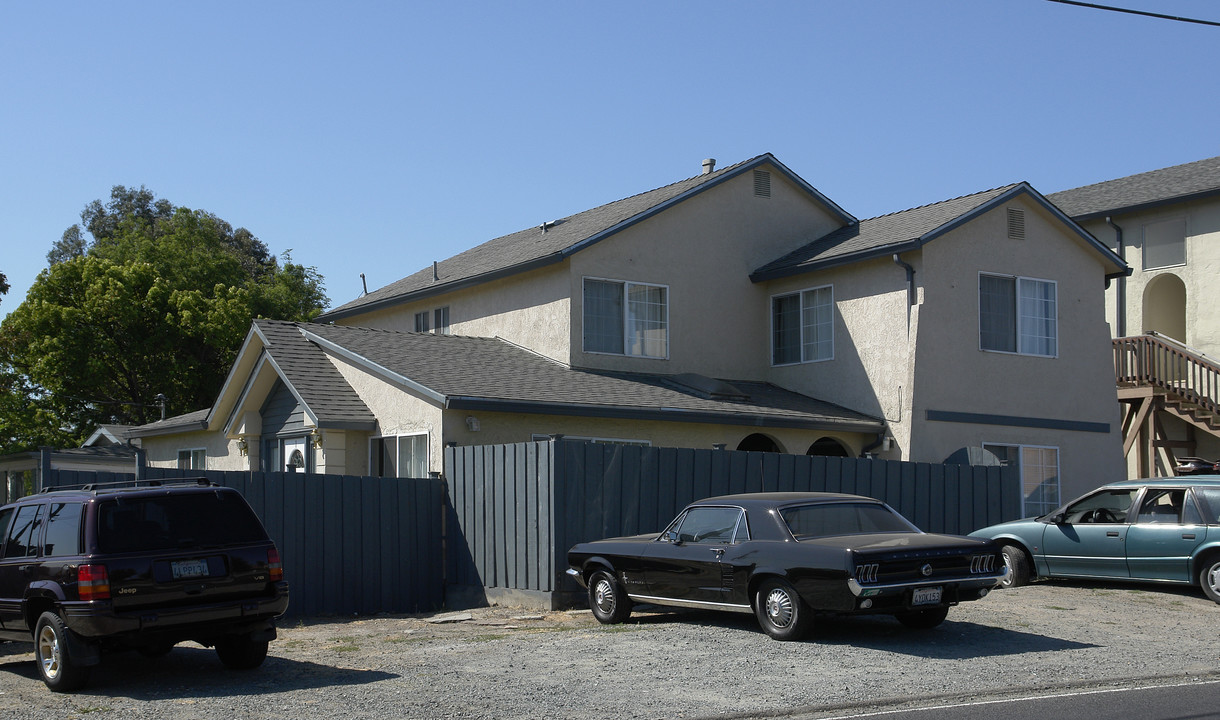 799 El Patio St in El Sobrante, CA - Foto de edificio