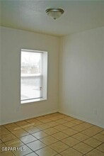 205 N Little Flower Rd in El Paso, TX - Building Photo - Building Photo