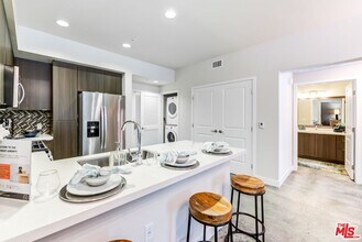 7290 Edinger Ave in Huntington Beach, CA - Building Photo - Building Photo
