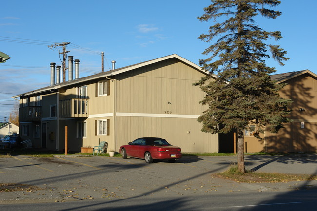 721-735 E 10th Ave in Anchorage, AK - Building Photo - Building Photo