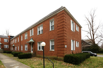 2400 Woodbourne Ave in Louisville, KY - Foto de edificio - Building Photo