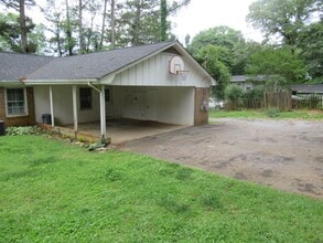70 Gibson Dr in Carrollton, GA - Building Photo - Building Photo