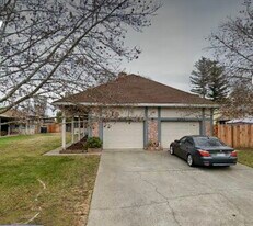2444 Ione St, Unit 2442 in Sacramento, CA - Building Photo