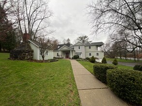 2239 Yost Rd in Bath, PA - Foto de edificio - Building Photo