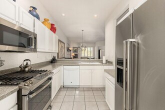 8270 Hayden Rd in Scottsdale, AZ - Building Photo - Building Photo