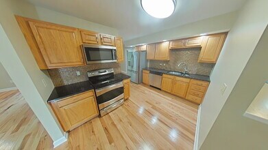 3680 W Big Beaver Rd in Troy, MI - Building Photo - Building Photo