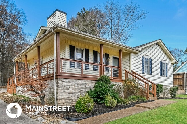 2004 Sanford Dr in Mount Juliet, TN - Foto de edificio - Building Photo