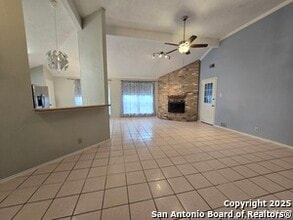 8015 Forest Ash in Live Oak, TX - Foto de edificio - Building Photo