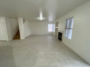 708 Salt Flats Cir in Henderson, NV - Building Photo - Building Photo